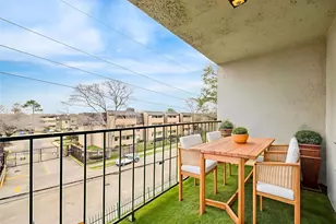 2822 S Bartell Dr, Houston, TX 77054 - Photo 6