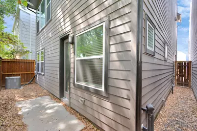 705 Strawberry Pines Court, Houston, TX 77009 - Photo 38