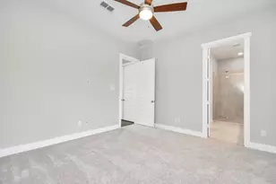 705 Strawberry Pines Ct, Houston, TX 77009 - Photo 32