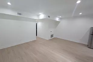 8101 Venus St, Houston, TX 77088 - Photo 4