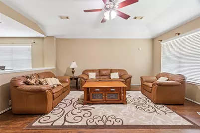 10306 Logan Bridge Lane, Sugar Land, TX 77498 - Photo 8