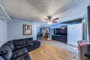 11002 La Crosse St, Houston, TX 77029 - Photo 4