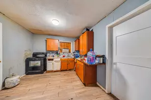 11002 La Crosse St, Houston, TX 77029 - Photo 6