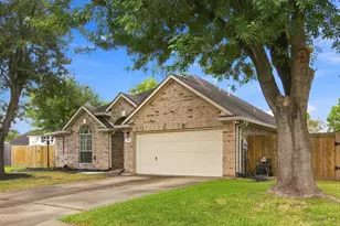 10414 Raybrook Ln, Houston, TX 77089 - Photo 2