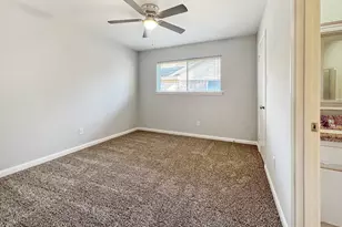 9206 Sharpview Dr, Houston, TX 77036 - Photo 18