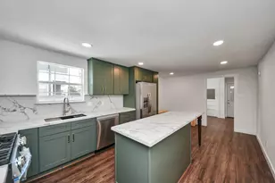 1015 E 32nd St, Houston, TX 77022 - Photo 8