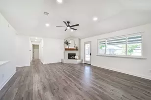 905 River Creek Dr, La Porte, TX 77571 - Photo 12