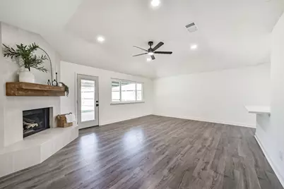 905 River Creek Drive, La Porte, TX 77571 - Photo 10