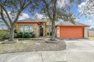 179 Greenridge Cir, League City, TX 77573 - Photo 1