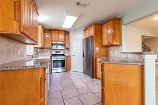 70 Tarpon St, Bayou Vista, TX 77563 - Photo 18