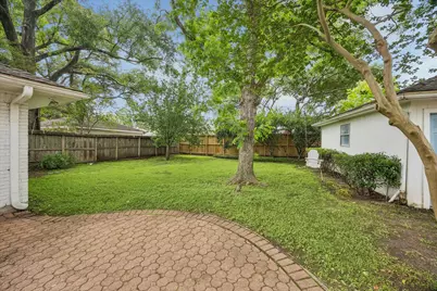 7623 Meadowvale Drive, Houston, TX 77063 - Photo 18