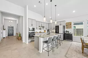 409 Chardonnay Dr, Alvin, TX 77511 - Photo 10
