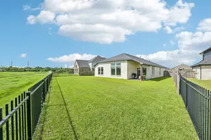 409 Chardonnay Dr, Alvin, TX 77511 - Photo 36