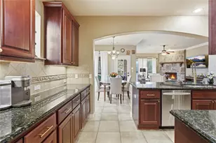 206 N Vershire Cir, The Woodlands, TX 77354 - Photo 12