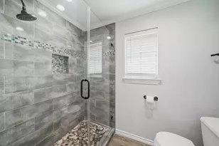 302 Country Road 893, Angleton, TX 77515 - Photo 22