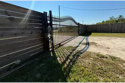 415 County Road 3560, Cleveland, TX 77327 - Photo 10
