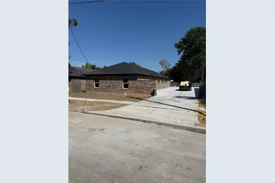 304 N N Ormsby Street, Alvin, TX 77511 - Photo 6