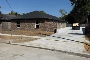 304 N N Ormsby St, Alvin, TX 77511 - Photo 6