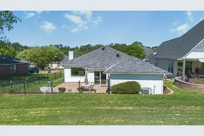 152 Waters Edge At 18th, Huntsville, TX 77340 - Photo 32