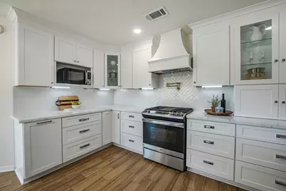 152 Waters Edge At 18th, Huntsville, TX 77340 - Photo 14