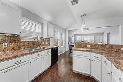 16758 N Blue Jay Drive, Conroe, TX 77385 - Photo 12