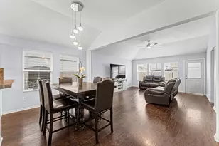 16758 N Blue Jay Dr, Conroe, TX 77385 - Photo 14