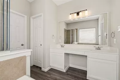 8530 E Highlands Crossing, Highlands, TX 77562 - Photo 10