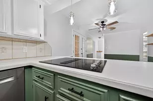 202 Laura Ln, Conroe, TX 77385 - Photo 16