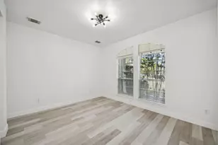 10106 White Oak Trail Ln, Houston, TX 77064 - Photo 2