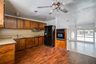 3326 Proswimmer St, Houston, TX 77088 - Photo 6
