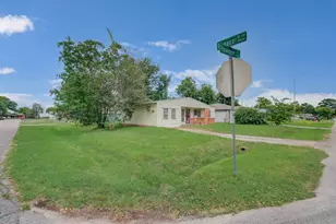 3326 Proswimmer St, Houston, TX 77088 - Photo 2