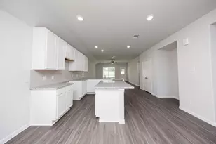 16912 Hazelnut Dr, Conroe, TX 77302 - Photo 8