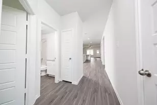 16912 Hazelnut Dr, Conroe, TX 77302 - Photo 4