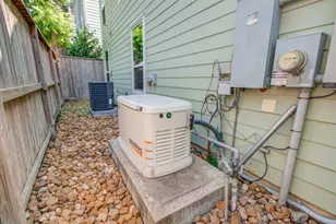 6621 N Main St, Houston, TX 77009 - Photo 30