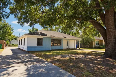 912 Robinhood Lane, Angleton, TX 77515 - Photo 2