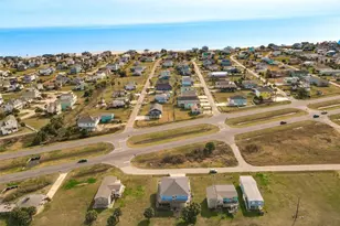14110 Miramar Dr, Galveston, TX 77554 - Photo 36
