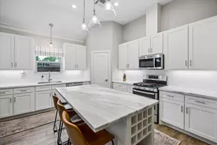 940 W 21st St, Houston, TX 77008 - Photo 6