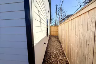 4214 Clover St, Houston, TX 77051 - Photo 34