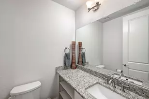 2616 Madeline Grove Dr, Houston, TX 77008 - Photo 14