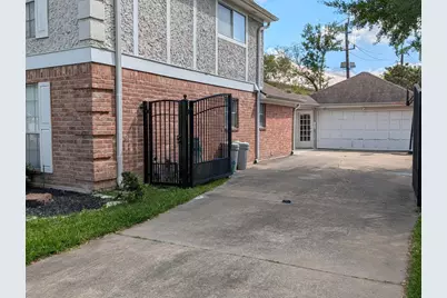 11807 Highgrove Drive, Houston, TX 77077 - Photo 2