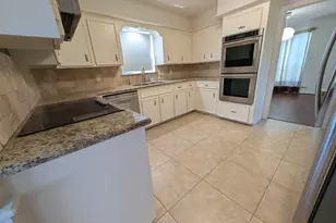 11807 Highgrove Dr, Houston, TX 77077 - Photo 16