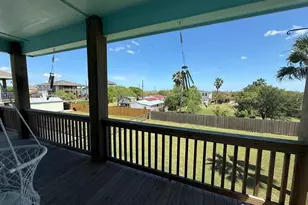 2106 S Young St, Rockport, TX 78382 - Photo 20