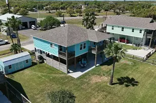 2106 S Young St, Rockport, TX 78382 - Photo 2