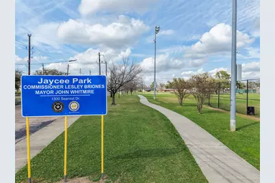 6603 Grovewood Lane, Houston, TX 77008 - Photo 32