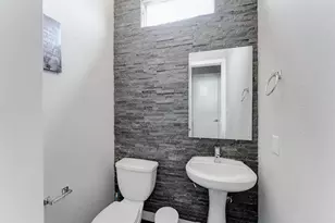 8409 Hempstead Rd, Houston, TX 77008 - Photo 20