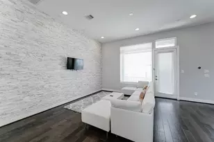 8409 Hempstead Rd, Houston, TX 77008 - Photo 12