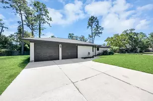 3013 Woodland Dr, Dickinson, TX 77539 - Photo 4