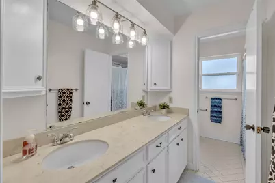 7715 Coachwood Drive, Houston, TX 77071 - Photo 20