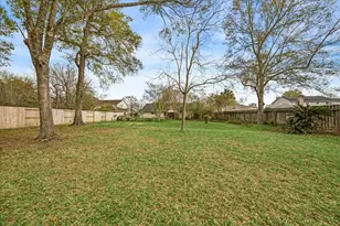 311 Forest Lake Dr, Taylor Lake Village, TX 77586 - Photo 20