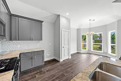 8906 Richland Drive, Houston, TX 77078 - Photo 10
